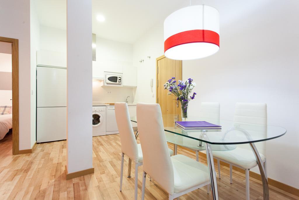 Apartamentos Diaber Larana Sevilha Quarto foto