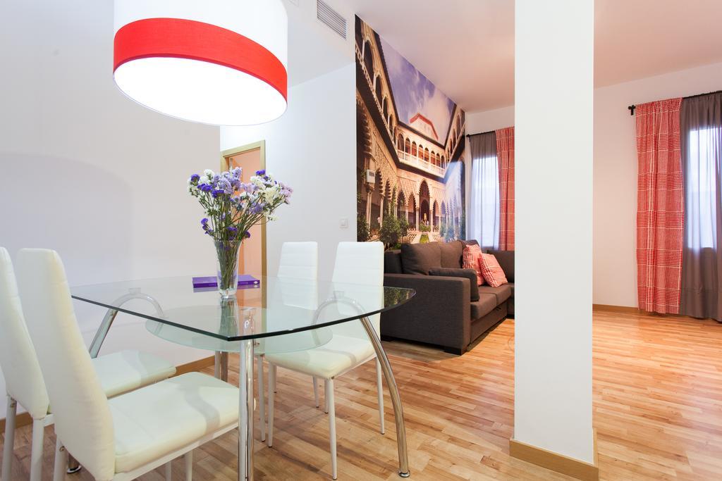 Apartamentos Diaber Larana Sevilha Quarto foto