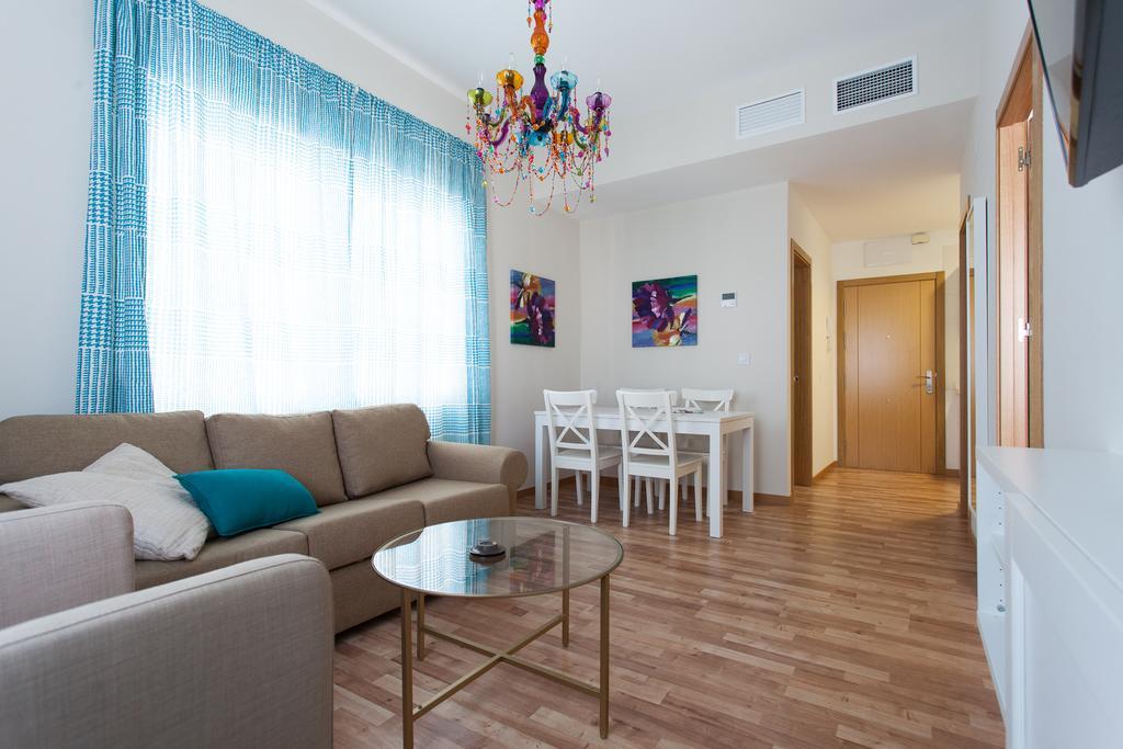 Apartamentos Diaber Larana Sevilha Quarto foto