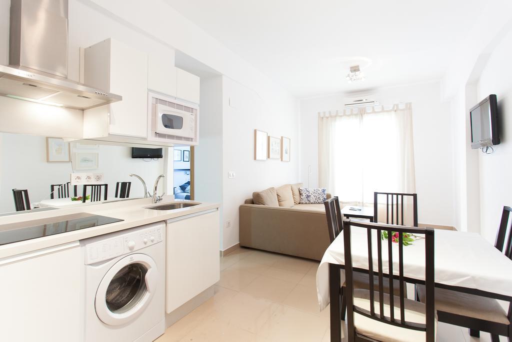 Apartamentos Diaber Larana Sevilha Quarto foto