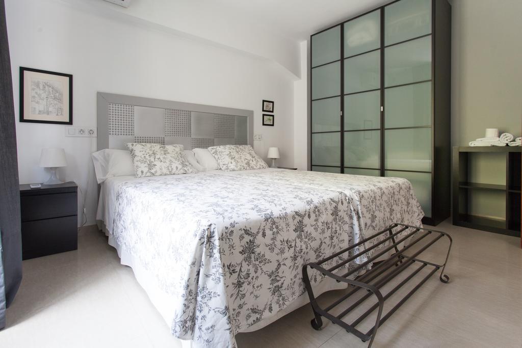Apartamentos Diaber Larana Sevilha Quarto foto