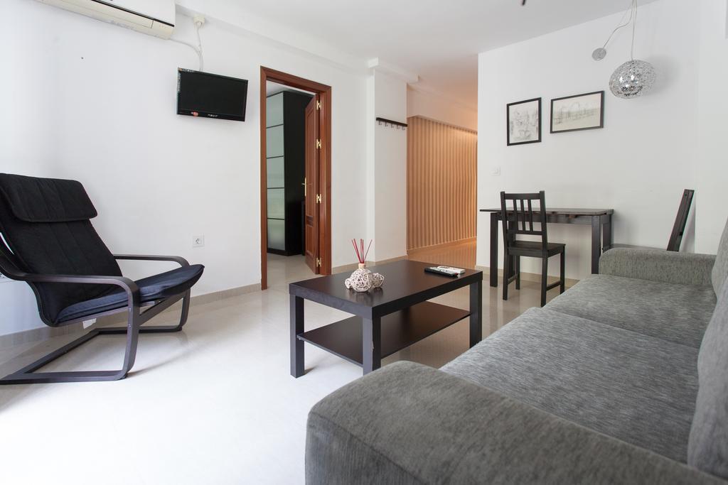 Apartamentos Diaber Larana Sevilha Quarto foto