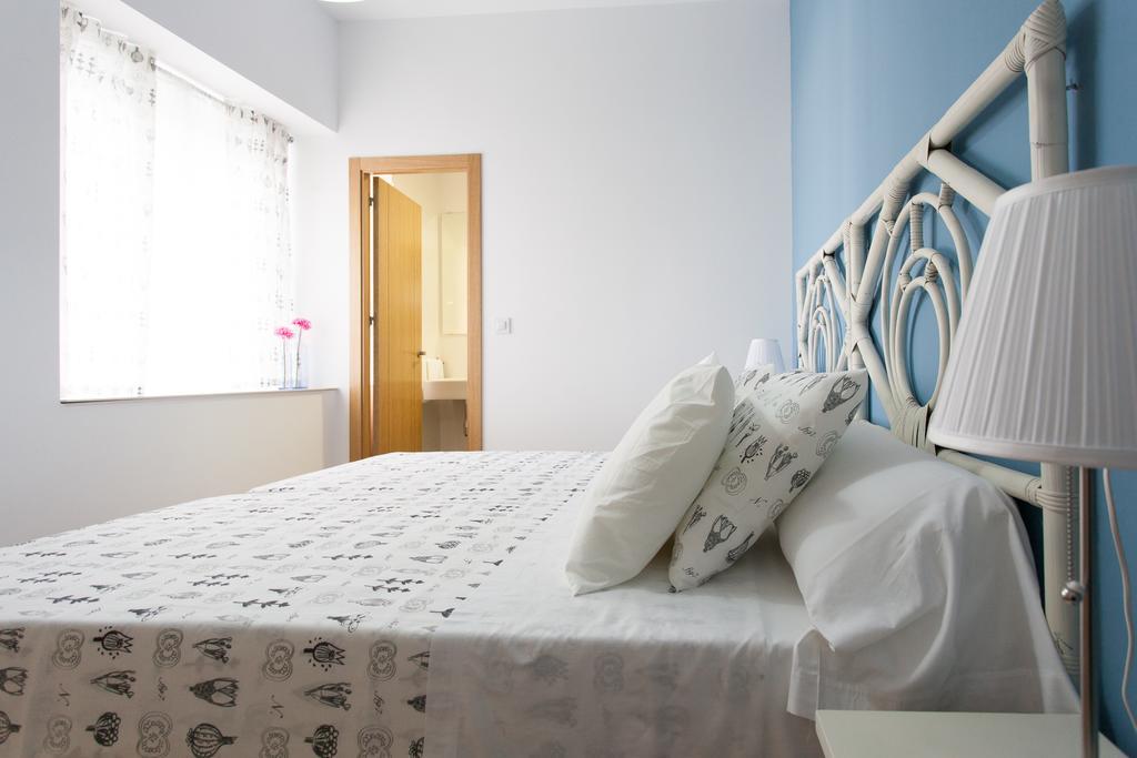 Apartamentos Diaber Larana Sevilha Quarto foto