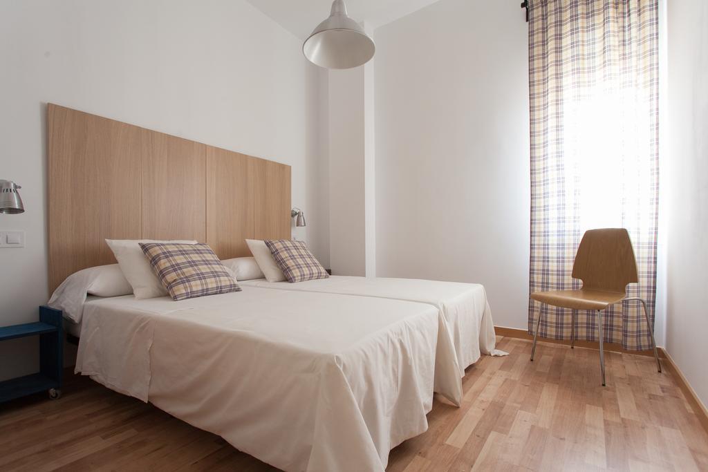 Apartamentos Diaber Larana Sevilha Quarto foto