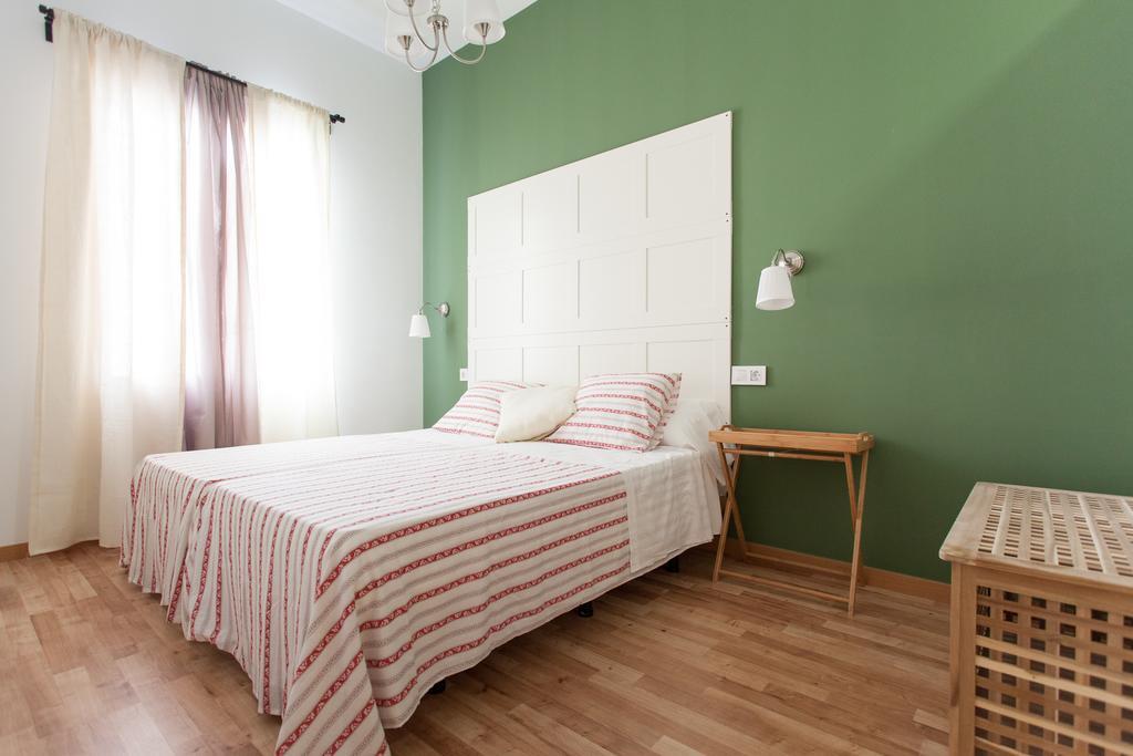 Apartamentos Diaber Larana Sevilha Quarto foto
