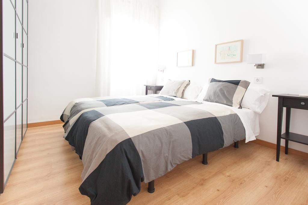 Apartamentos Diaber Larana Sevilha Quarto foto