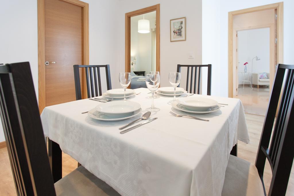 Apartamentos Diaber Larana Sevilha Quarto foto