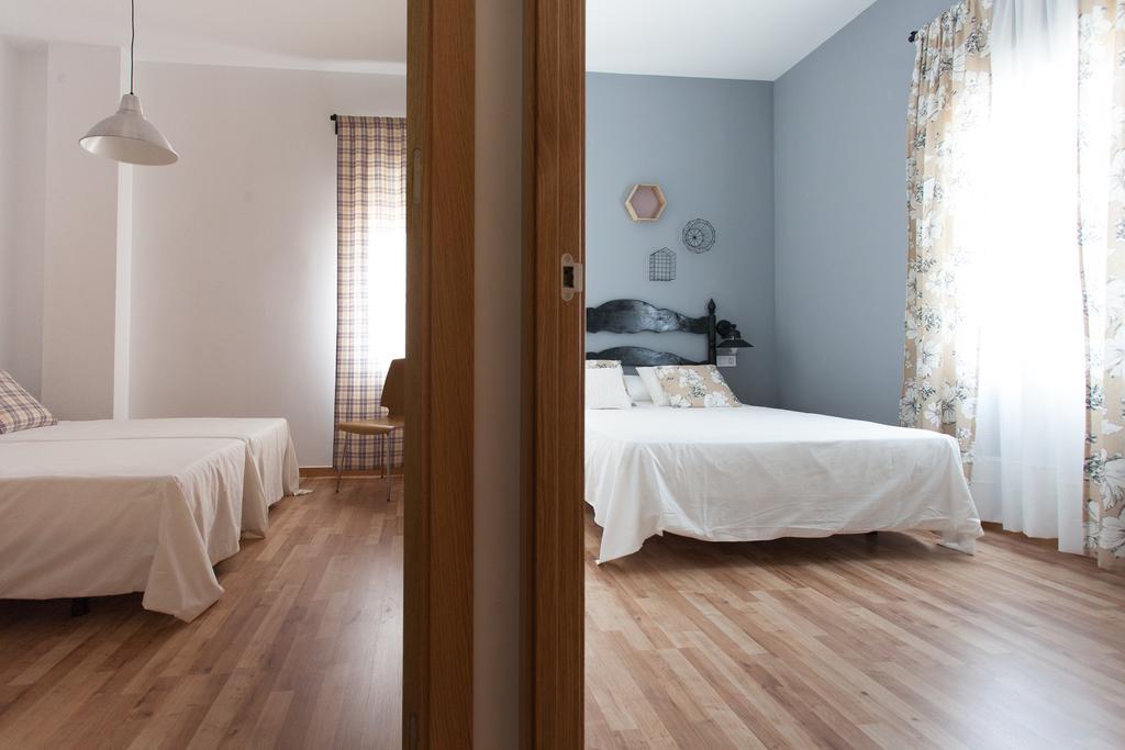 Apartamentos Diaber Larana Sevilha Quarto foto