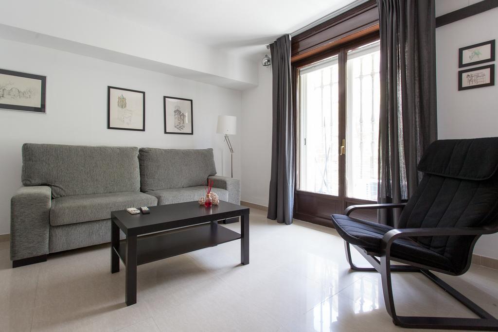 Apartamentos Diaber Larana Sevilha Quarto foto